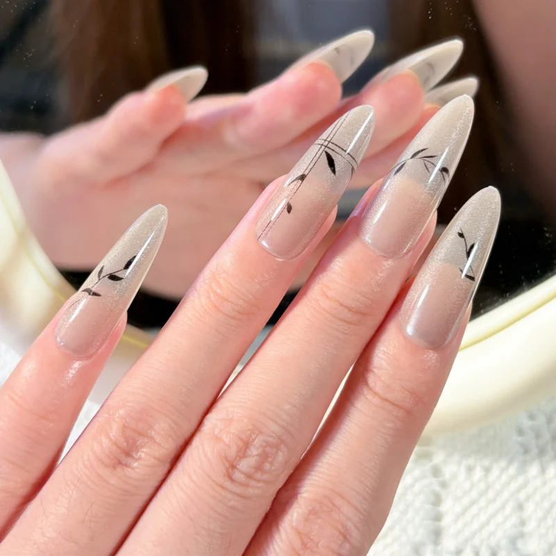 Elegantes Stiletto Press-On-Nagel-Set