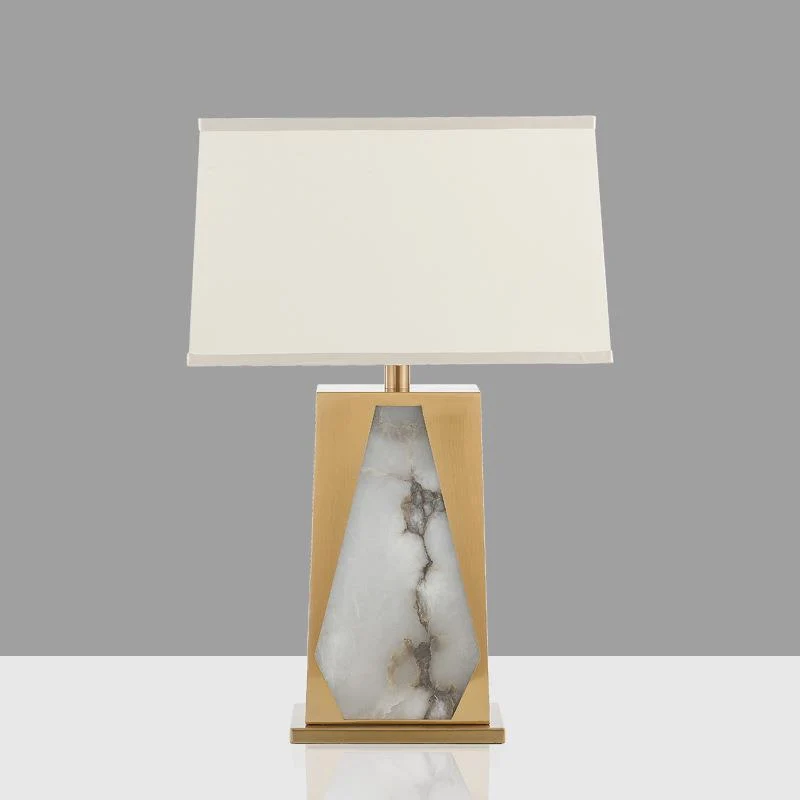 Dekorative Tischlampe mit elegantem Alabasterdesign