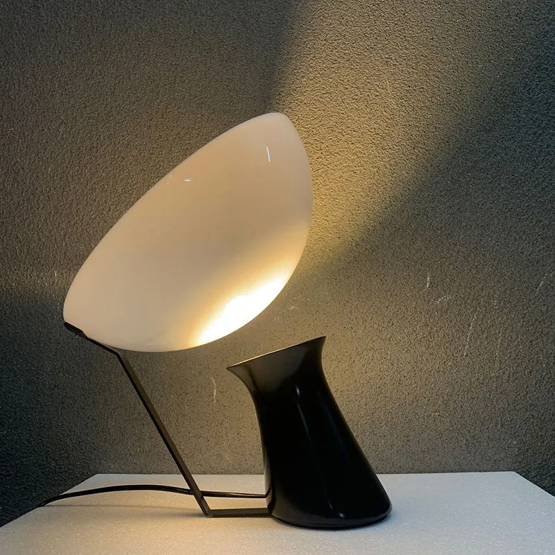 Zeitgenössische verstellbare Tischlampe
