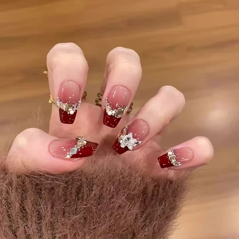 Dekorative Gel-Nagelkunst-Verzierungen