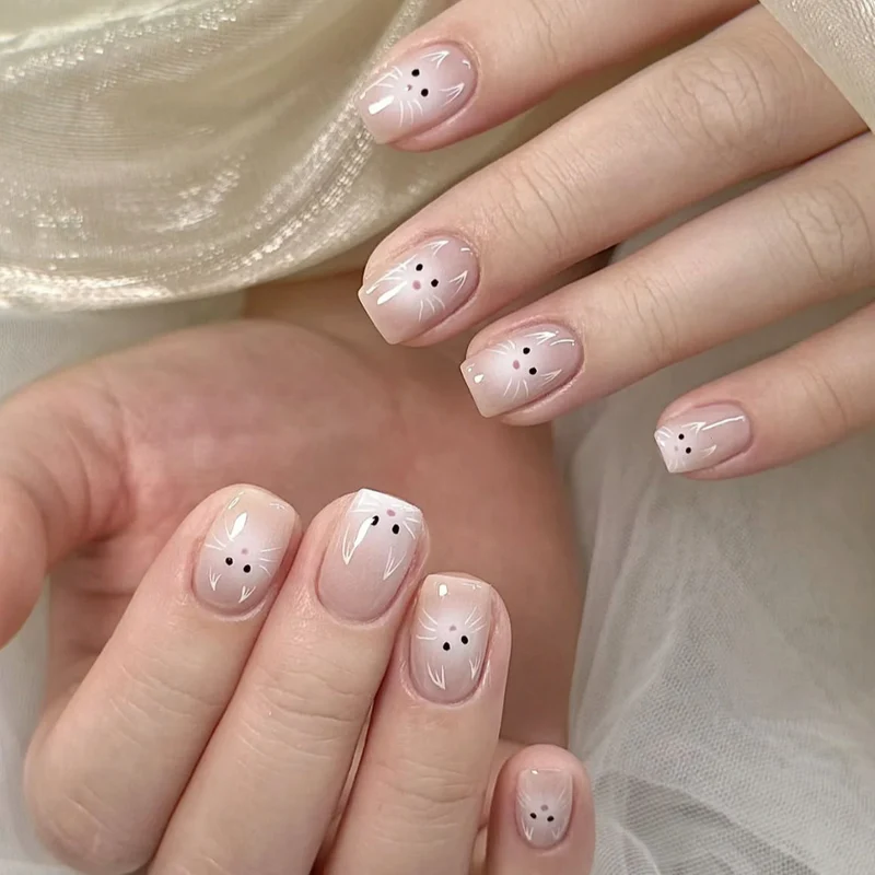 Dekorative Blumennagelkunst Tipps