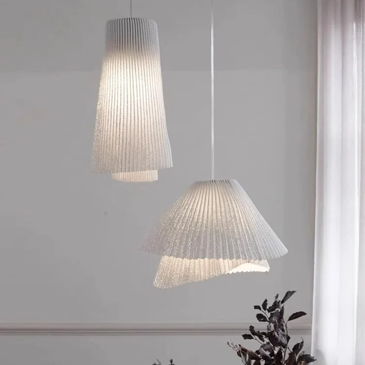 Elegante gefaltete Pendelleuchte