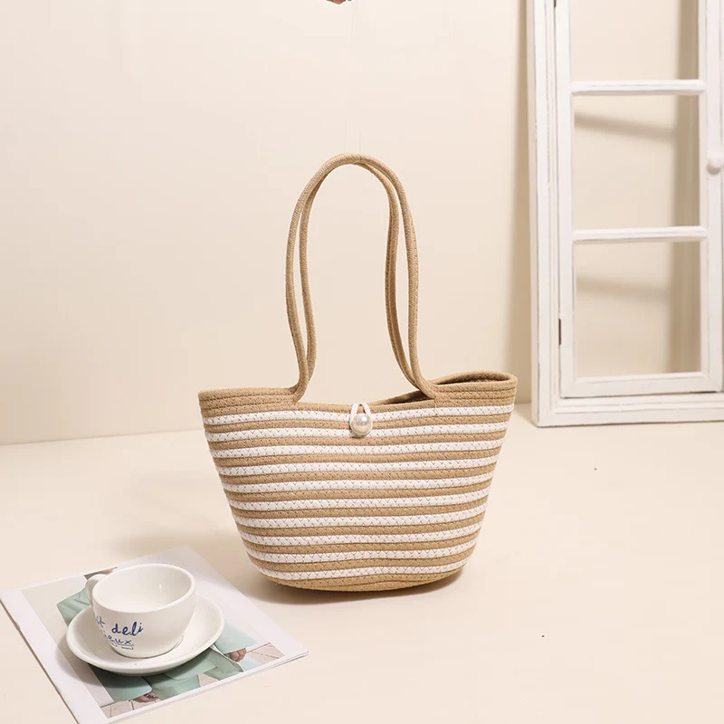 Trendige Handtasche mit stylischen Streifen Skanto