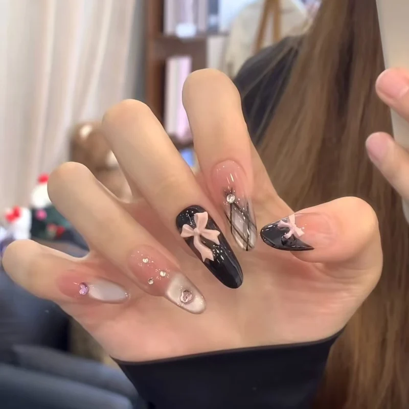 Künstlerisch Glitzernde Stiletto-Nagelverzierungen