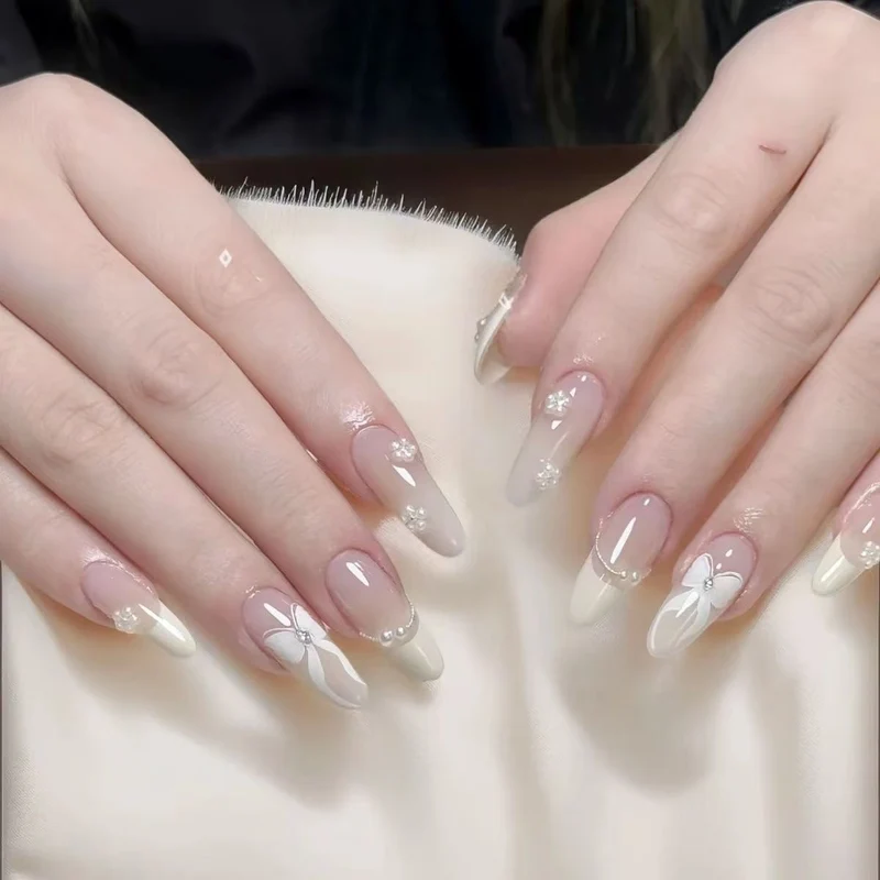 Künstlerisch Glitzernde Stiletto-Nagelverzierungen