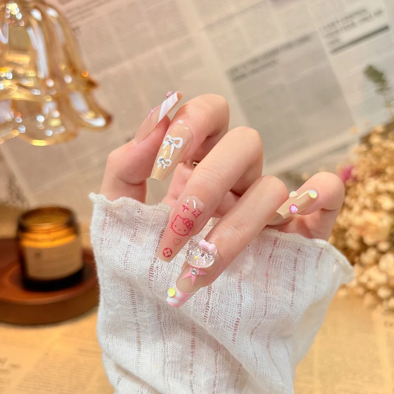 Künstlerische French Tip Press-On Nägel