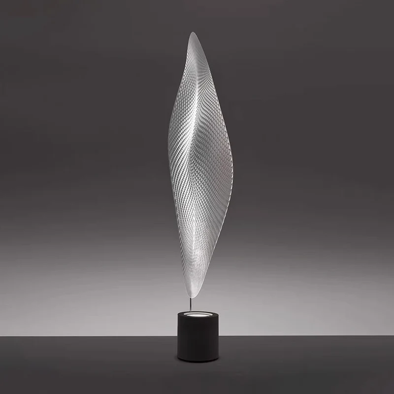 Künstlerische Stehlampe