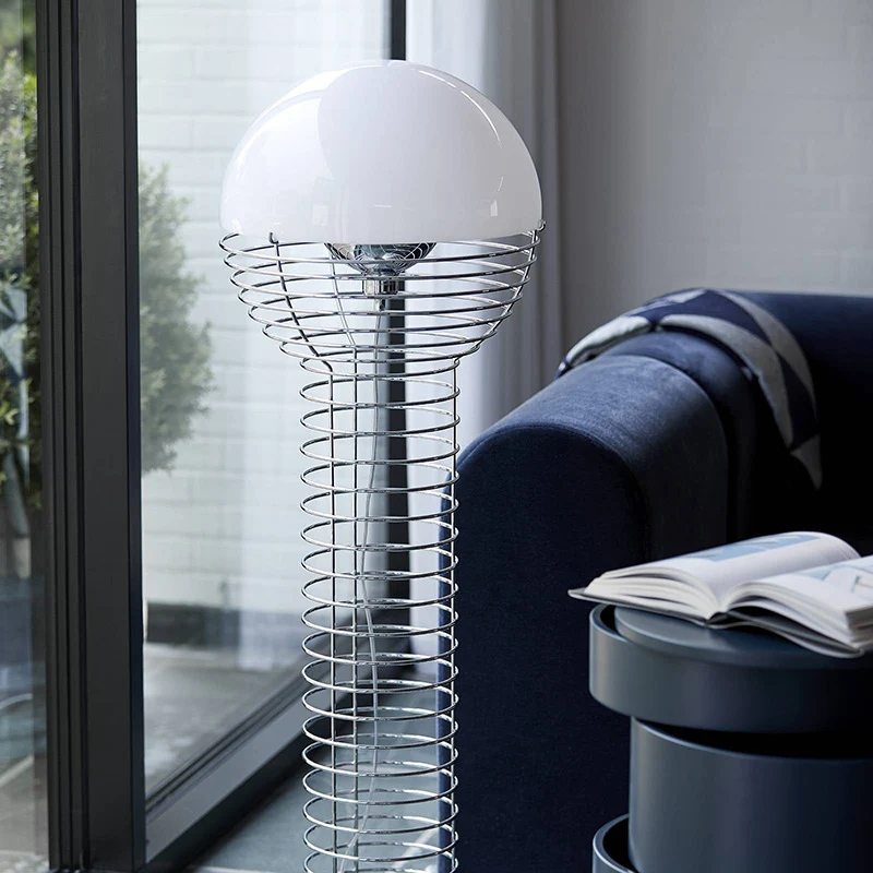 Moderne Schlanke Stehlampe