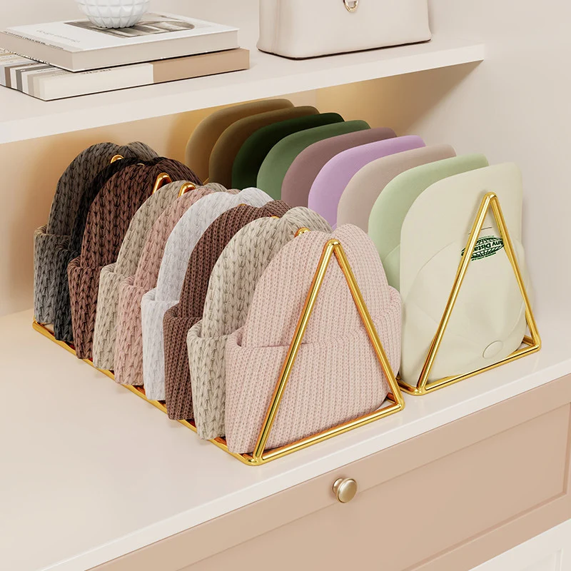 Dreieckiger Metall-Multi-Slot-Strickmütze und Beaniefächer-Rack