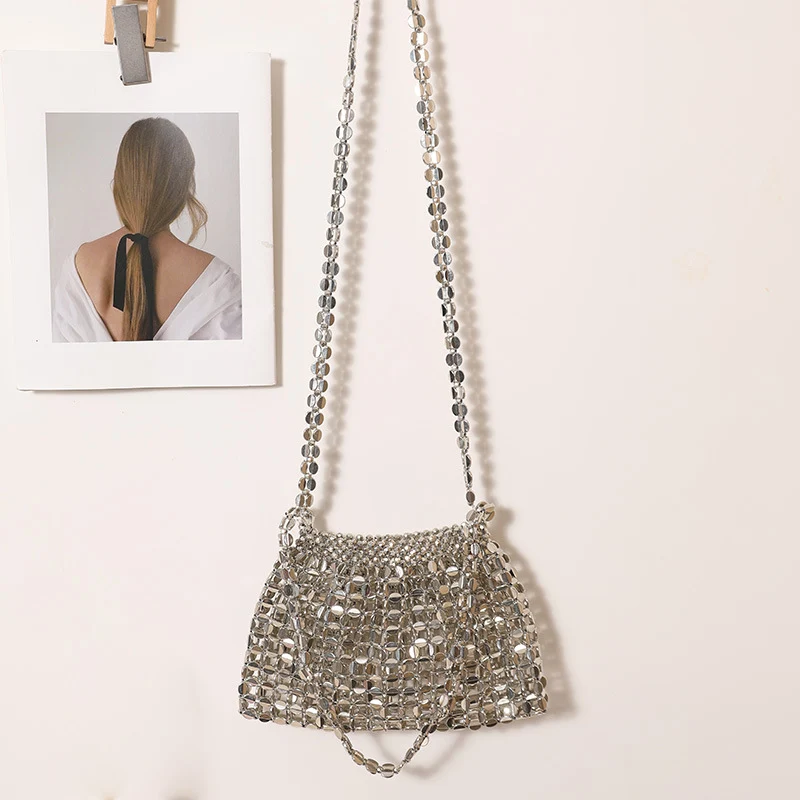 Moderne Umhängetasche im funkelnden Design Skanto