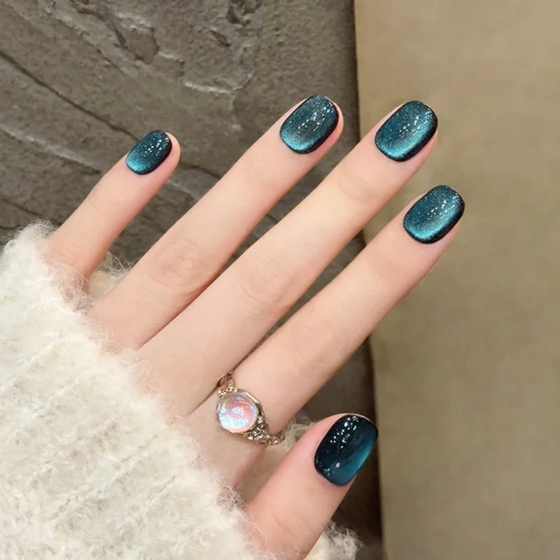 Künstlerische Nagelzubehör