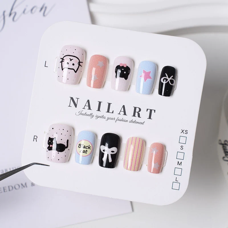 Künstlerische Nagelzubehör