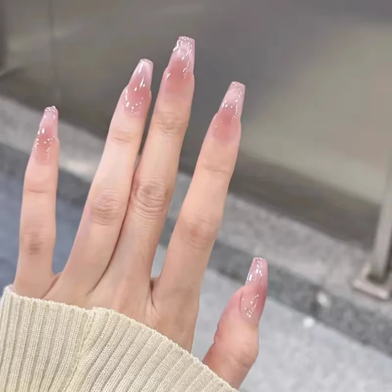 Künstlerisch Herz-verzierte Stiletto Nägel