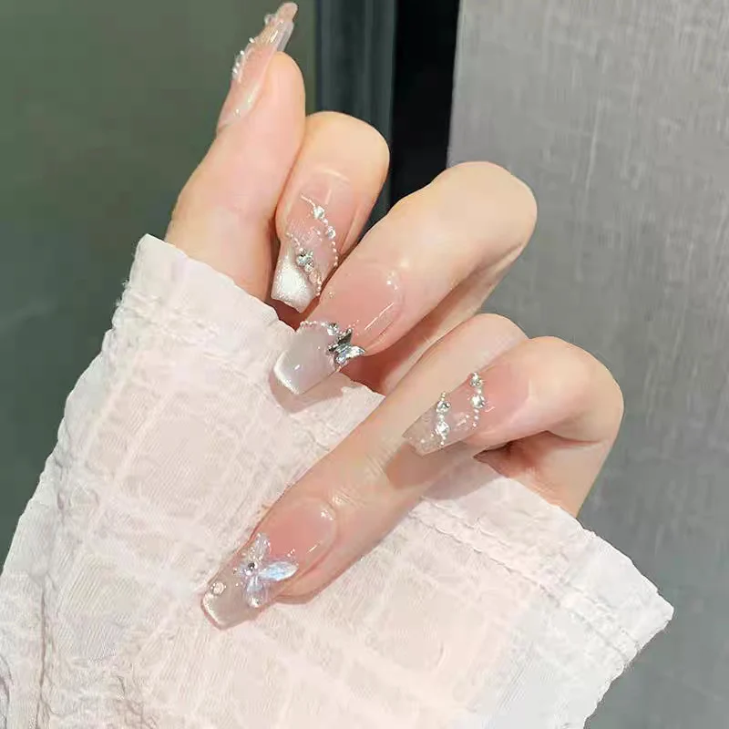 Künstlerisch Herz-verzierte Stiletto Nägel
