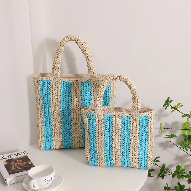 Moderne Strohtasche mit strukturiertem Faltdesign Skanto