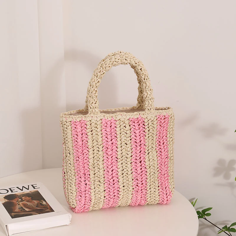 Moderne Strohtasche mit strukturiertem Faltdesign Skanto