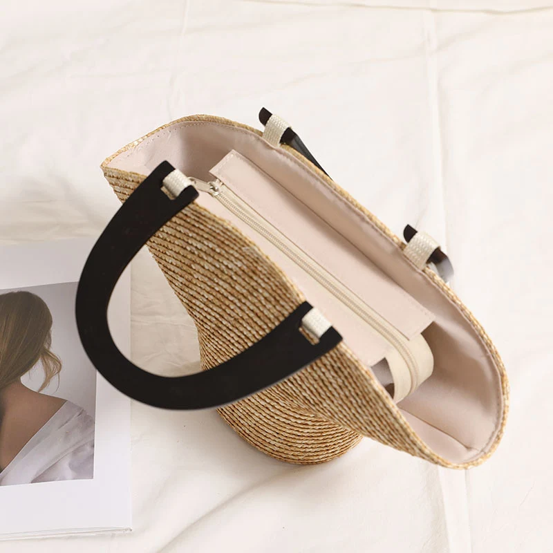 Moderne Handtasche mit stilvollen Kunststoffgriffen Skanto
