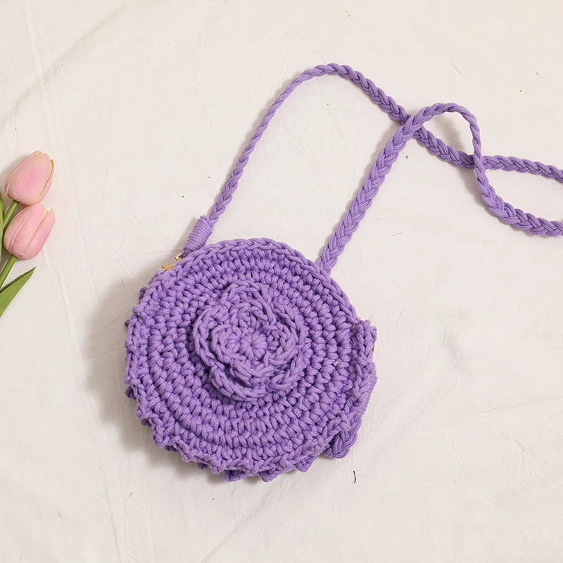 Handgehäkelte Crossover-Tasche mit floralen Details Skanto