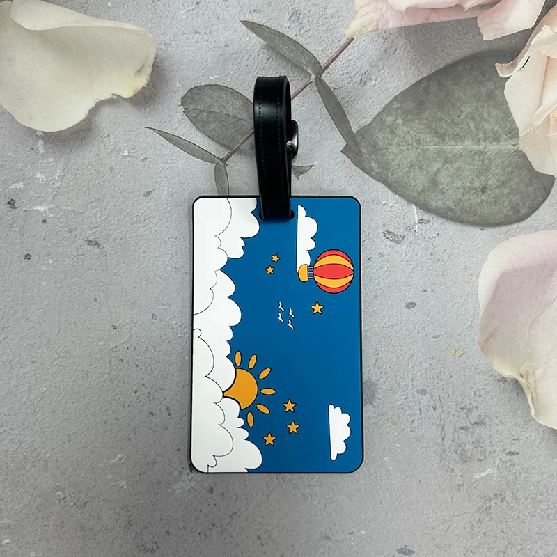 Verspielter Wolken-Kofferanhänger Skanto