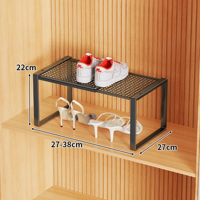Mehrstufiges Metall-Mesh-Schuhregal mit offenen Gitterregalen und mattem Rahmen