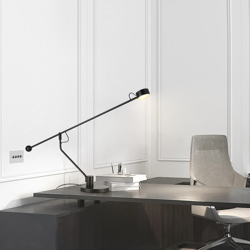 Verstellbare zeitgenössische Schreibtischlampe