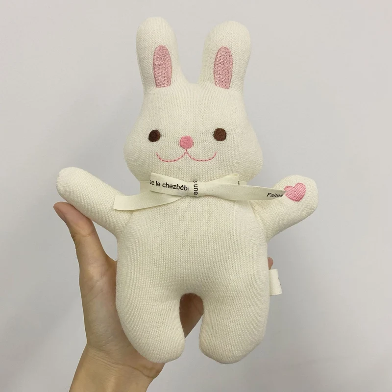 Weiche Leinenhase Puppe Paar mit abnehmbaren vintage-inspirierten Outfits