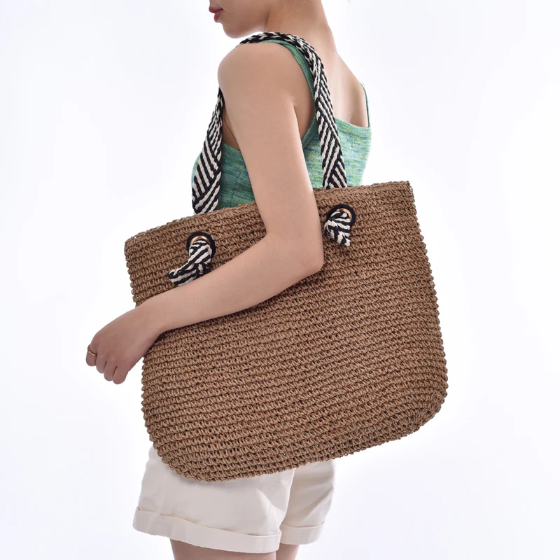 Handtasche mit gestreiften Riemen Skanto