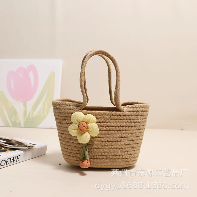 Handgemachte Korbtasche mit floralen Akzenten Skanto