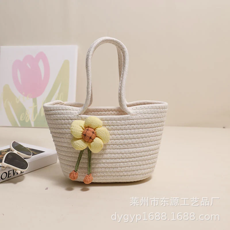 Handgemachte Korbtasche mit floralen Akzenten Skanto