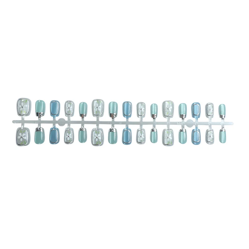 Premium floral-verzierte Press-On-Nagel-Set