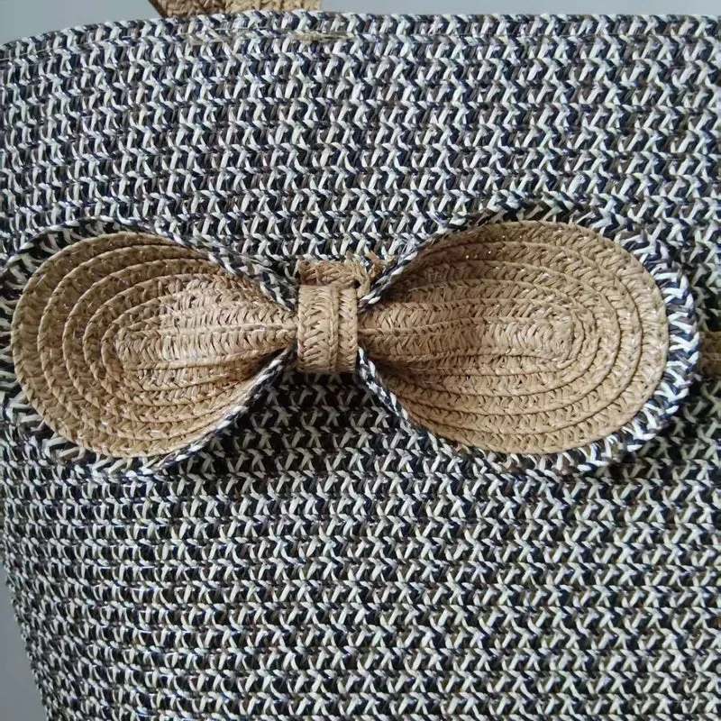 Elegante Strohtasche mit dekorativem Schleifenverschluss Skanto