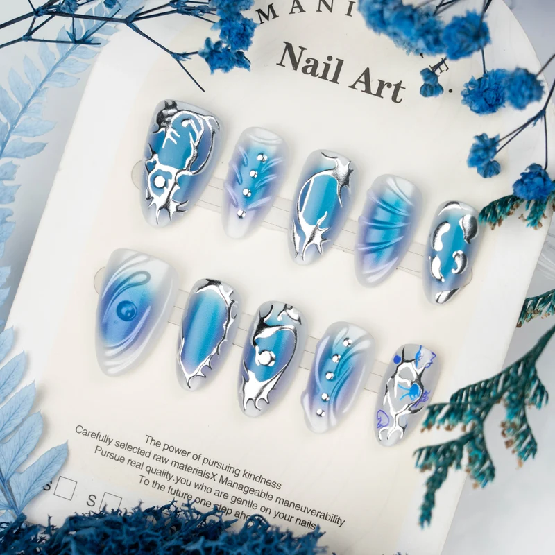 Premium Künstlerische Druck-Nagel-Set mit Silber und Blau Designs