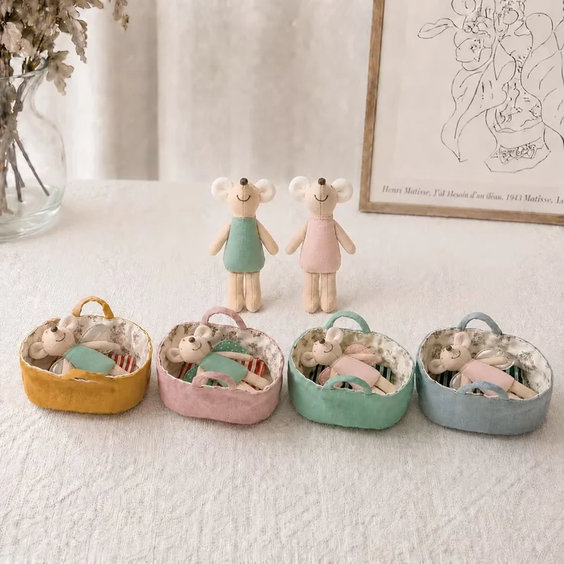 Miniatur Artisan Stoffmaus Puppe mit Flügelcape