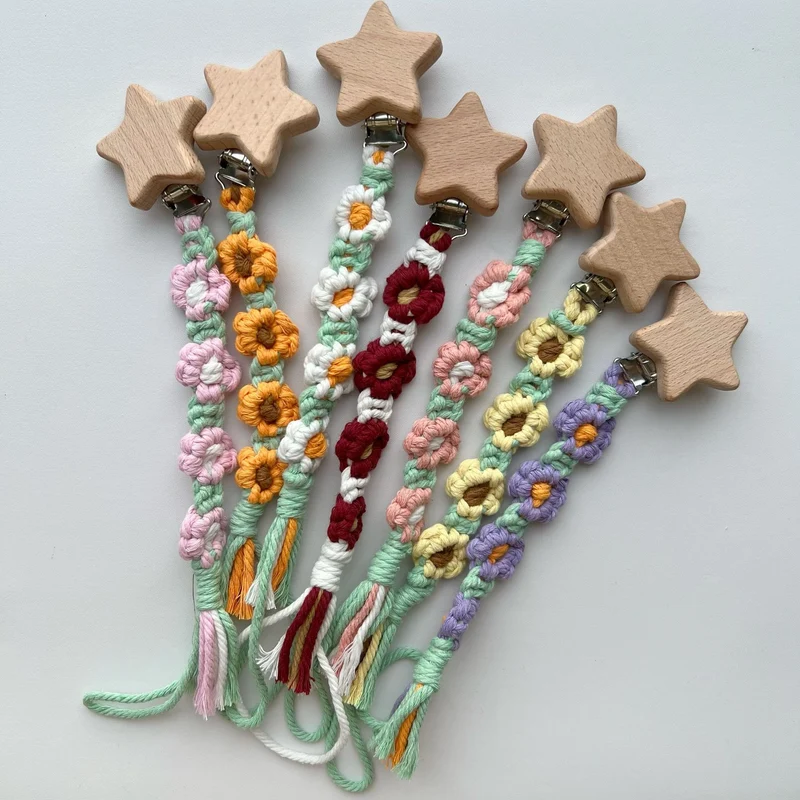 Makramee Kinderwagen- und Schnuller-Lanyard mit Holzstern-Clip