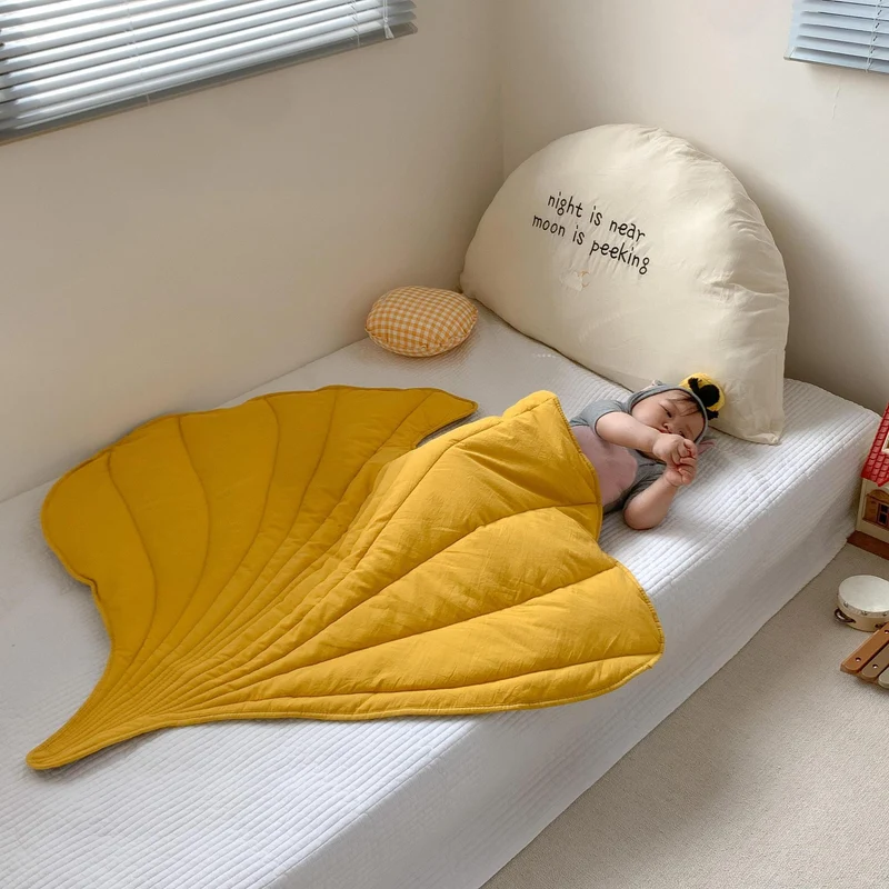 Blattförmige gesteppte Baby-Spielmatte und Schlafdecke