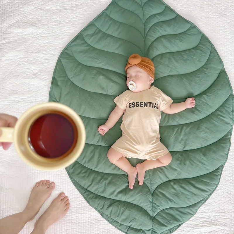 Blattförmige gesteppte Baby-Spielmatte und Schlafdecke