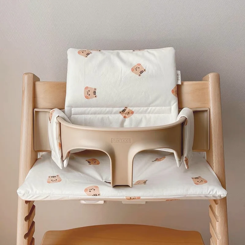 Gepolsterte Gingham Hochstuhlpolsterung mit Teddy-Applikation