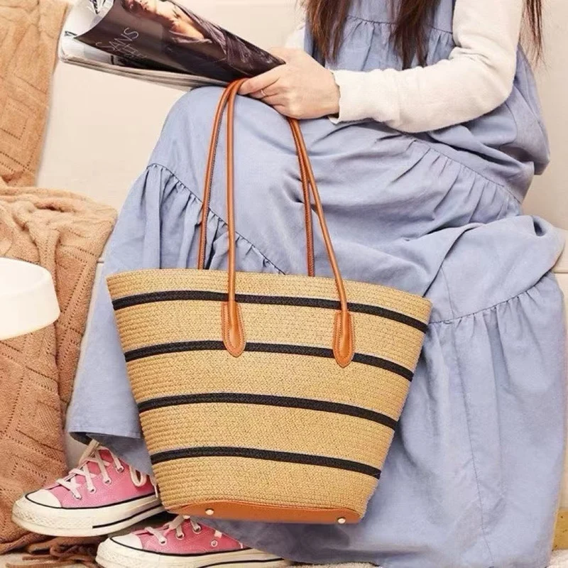 Elegante Strandtasche mit passendem Sonnenhut Skanto