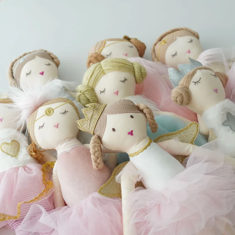 Handgemachte Plüsch-Prinzessin-Wollpuppe mit Tüllrock und langen gestreiften Beinen