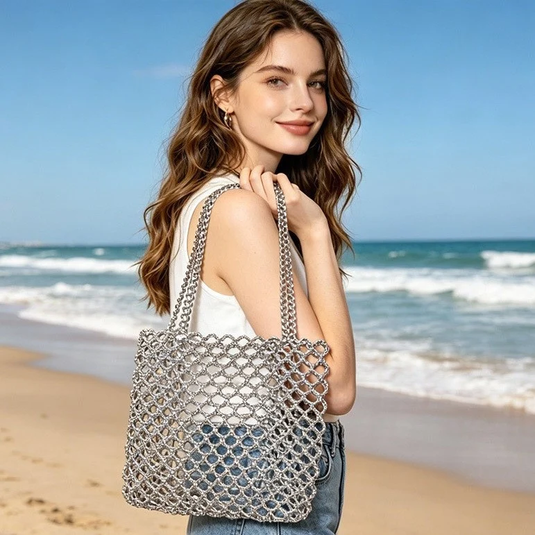 Glitzernde Netztasche aus geflochtenem Material Skanto