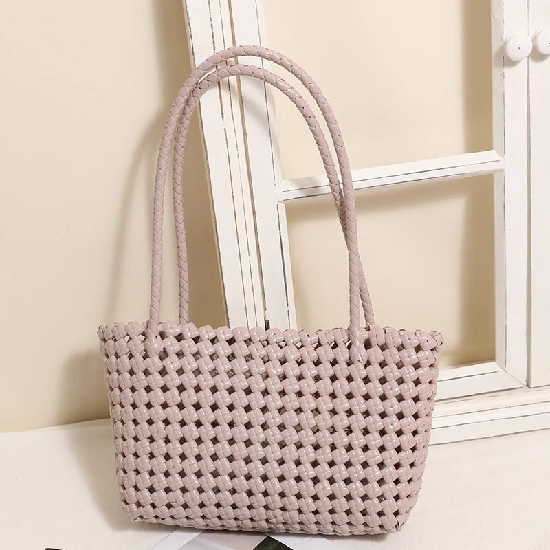 Geflochtene Strandtasche mit praktischem Faltmechanismus Skanto