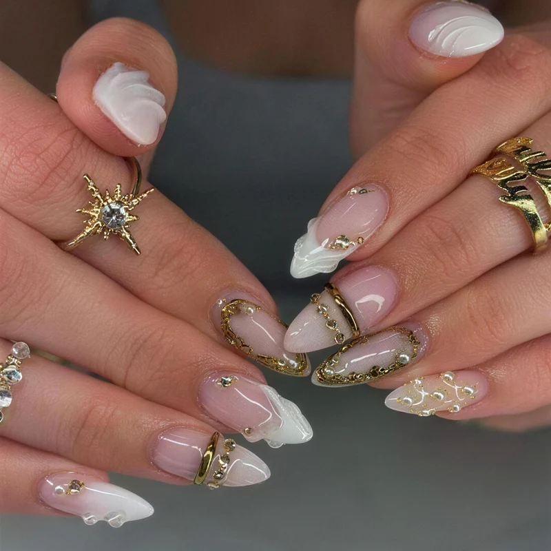 Luxuriöses dekoratives Press-On-Nagelkunst-Set