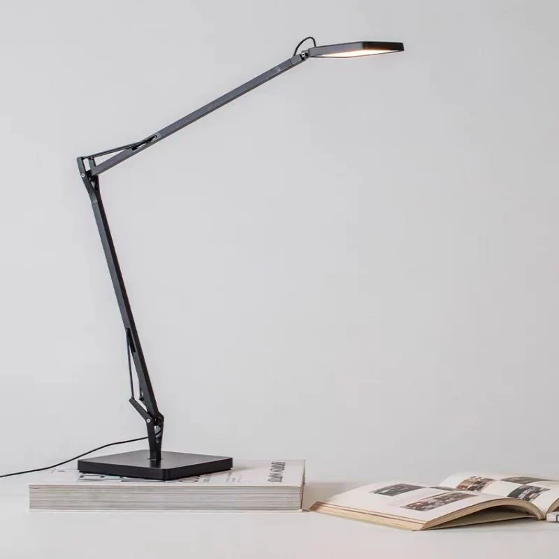 Verstellbare LED-Schreibtischlampe