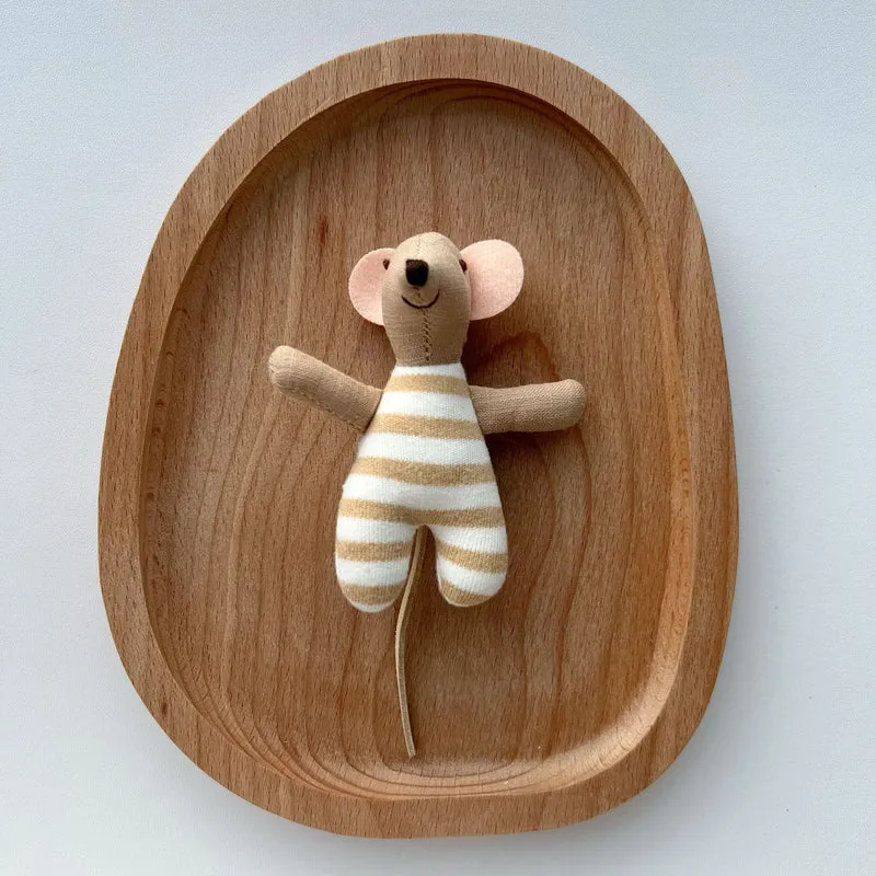 Handgefertigte Baumwoll-Plüschmaus Puppe mit gehäkeltem Kleid