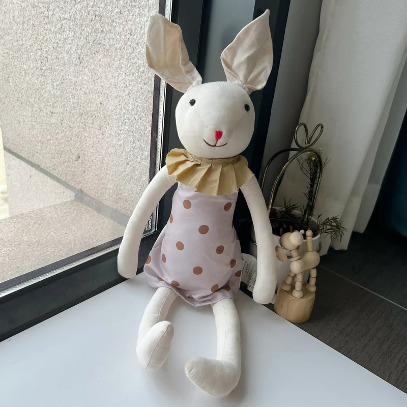 Handgemachte Bio-Baumwolle Hasen Plüschpuppen mit abnehmbaren Outfits