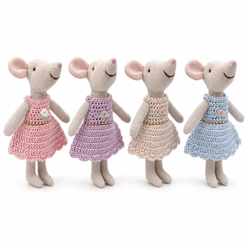 Handgemachte Leinenmaus Puppe mit gehäkeltem Minikleid