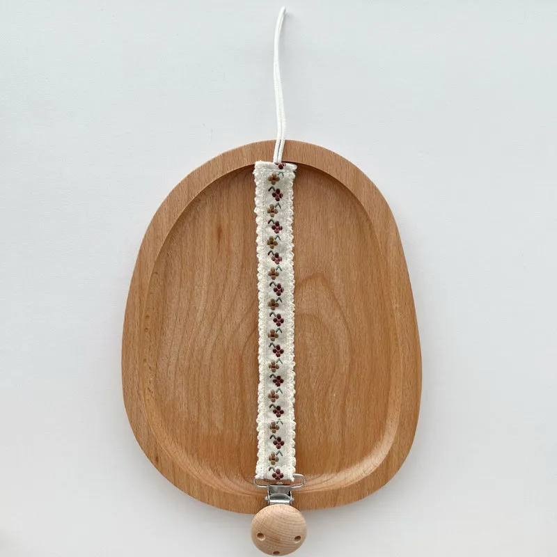 Blumenbestickte Spitzen-Schnuller- und Beißring-Holzklammer