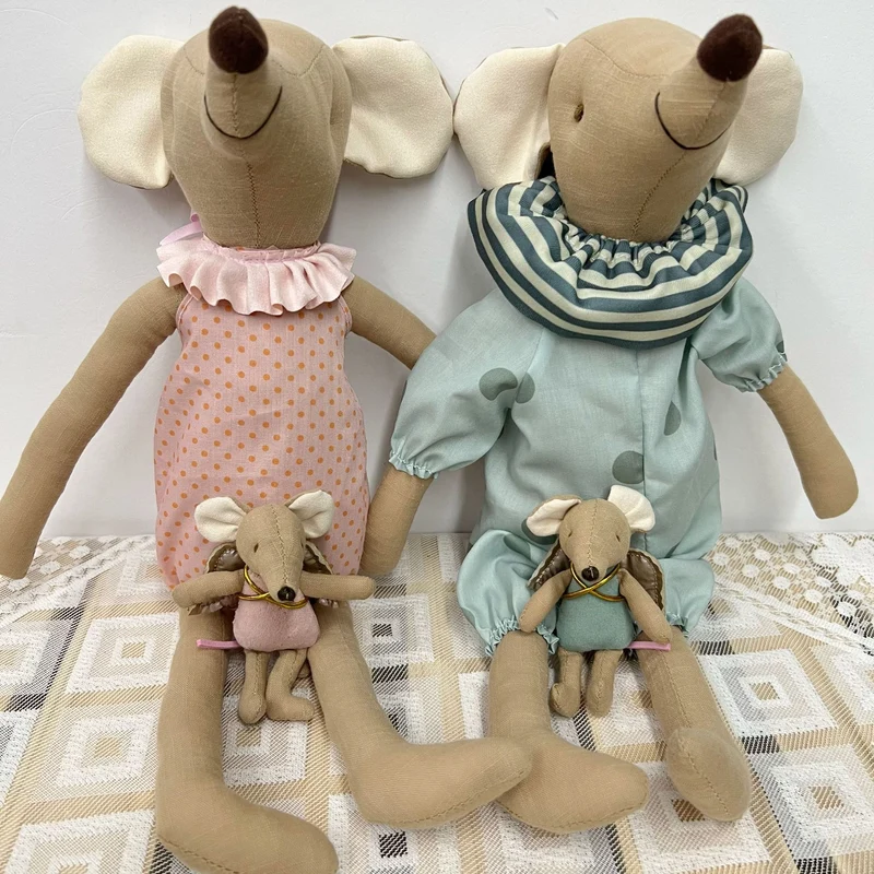 Handgemachte Leinen Lange-Glied-Bunny-Puppe mit gesticktem Karotten-Overalls