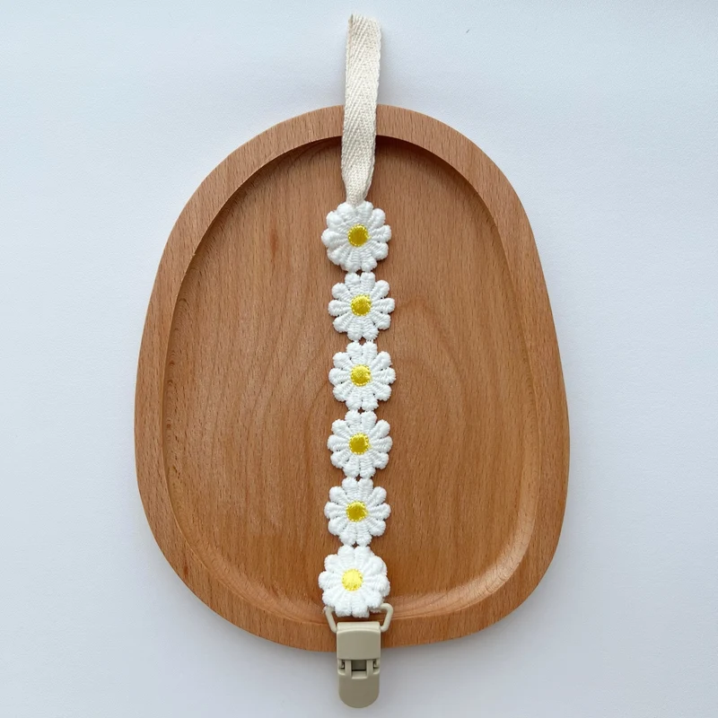 Bestickte Gänseblümchen Baumwoll-Schnullerkette mit Sicherheitsclip