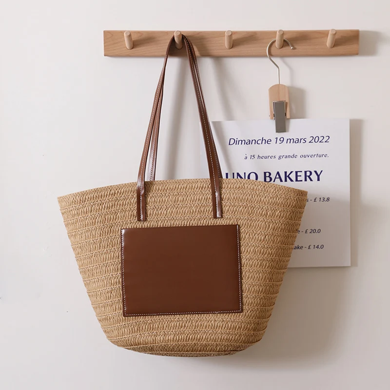Elegante Strohtasche mit stilvollen Lederdetails Skanto